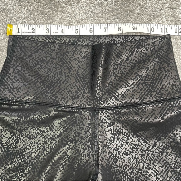 Offline Aerie The Hugger High Waisted Crackle Legging - Picture 5 of 10